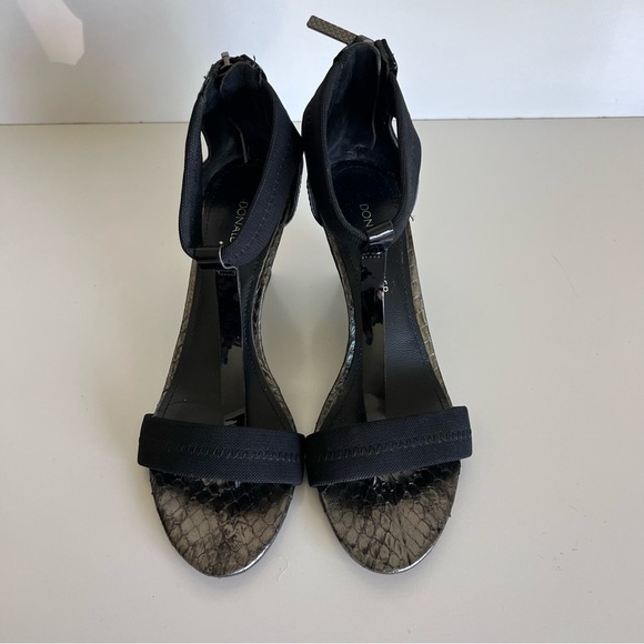 Donald J. Pliner Palo-sy Black Snake Skin T-Strap Sandal Wedge - Picture 2 of 9